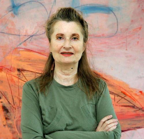 动感女作家,激情燃烧的文学世界